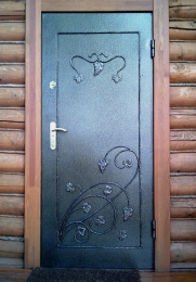 Дверь с кованным узором